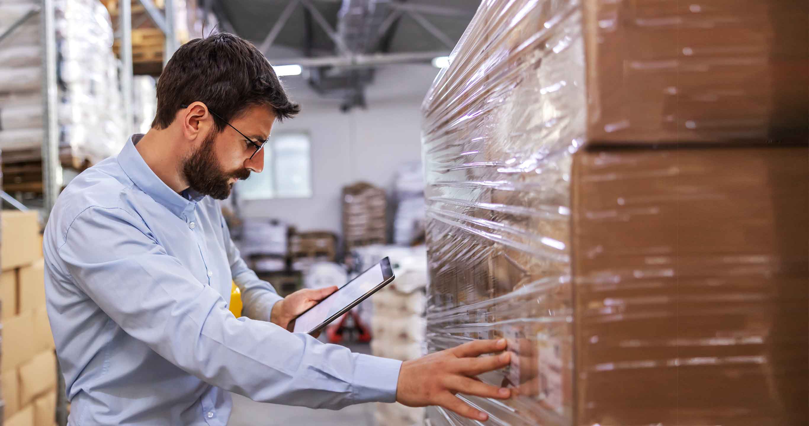 зарабатывать деньги. миллион рублей. 5 млн работают. много денег. упаковка 10 миллионов рублей.